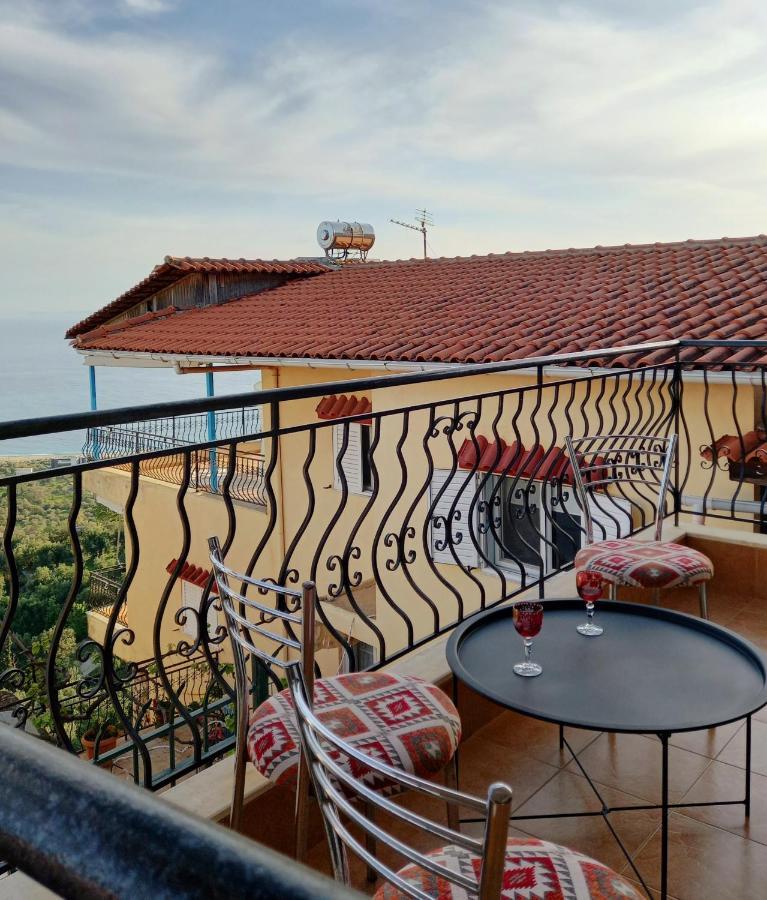 Amphora Guesthouse Himare Exterior foto