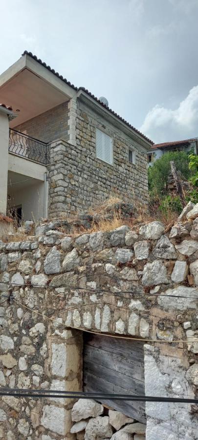 Amphora Guesthouse Himare Exterior foto