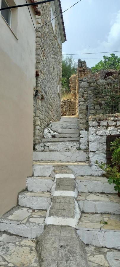 Amphora Guesthouse Himare Exterior foto