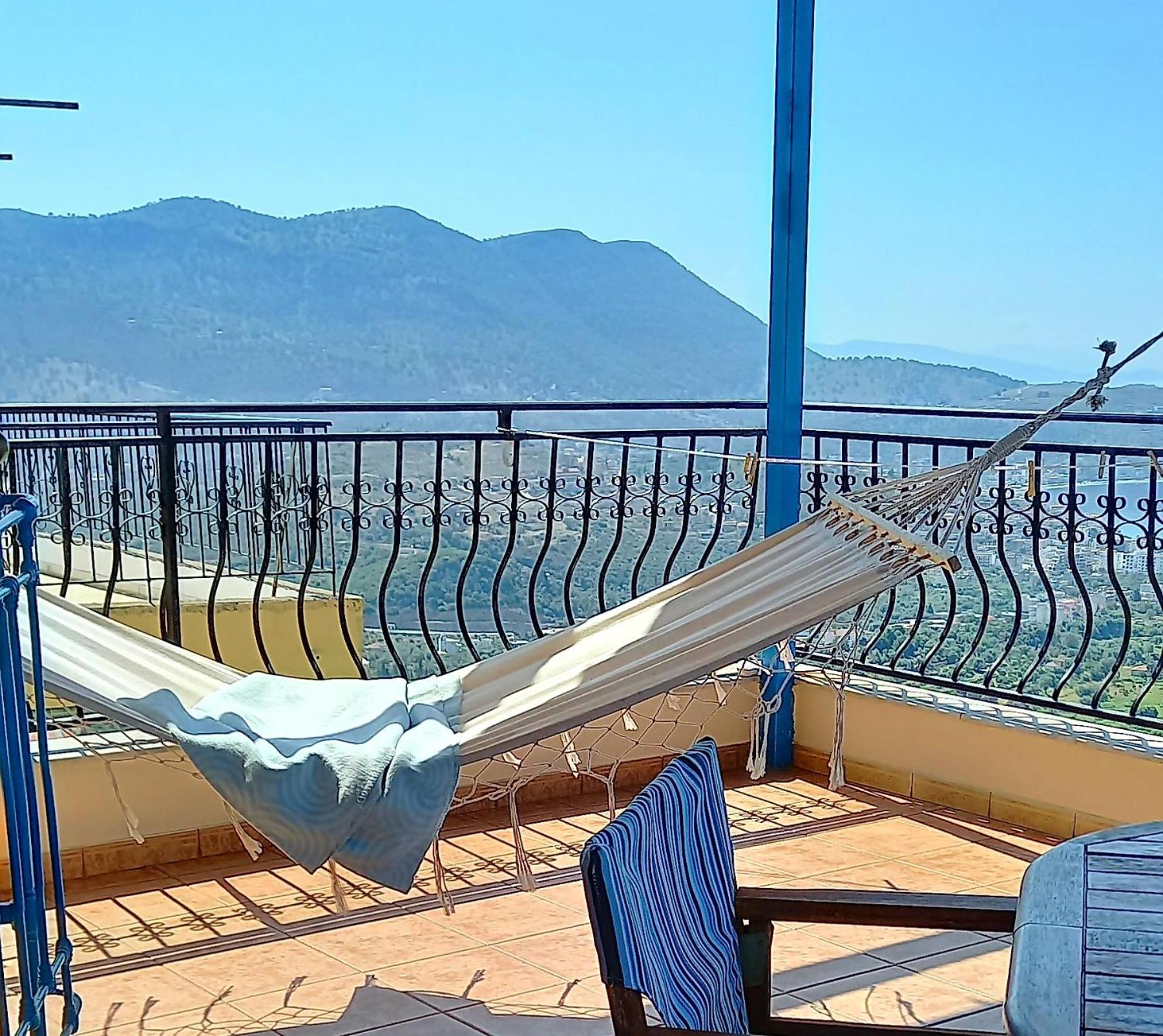 Amphora Guesthouse Himare Quarto foto