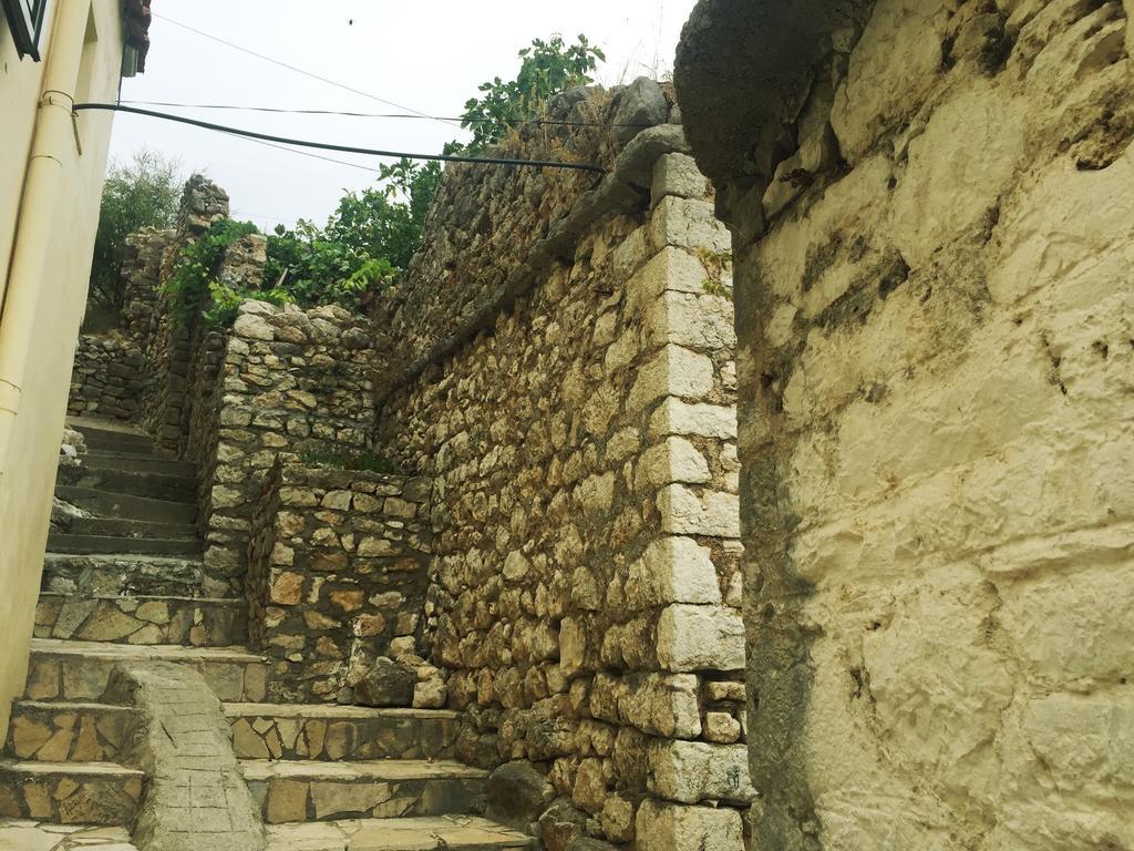 Amphora Guesthouse Himare Exterior foto